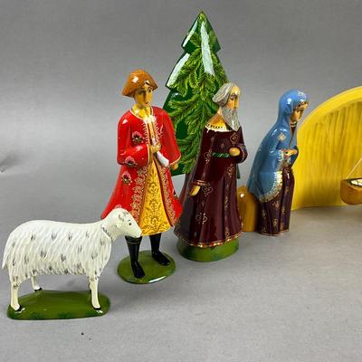 Z412 Handpainted Russian Carved Wooden Nativity Set