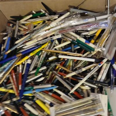 Insane pen collection - likely over 1,000 ink pens - Advertising pen collection