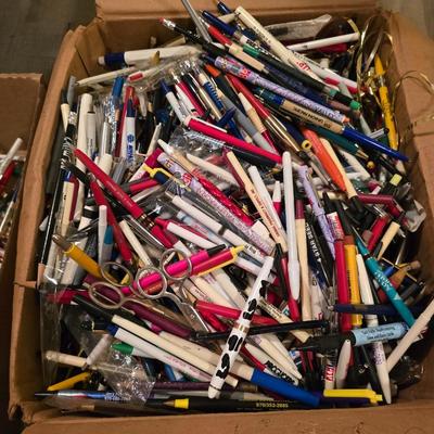 Insane pen collection - likely over 1,000 ink pens - Advertising pen collection