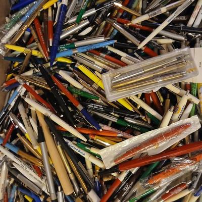 Insane pen collection - likely over 1,000 ink pens - Advertising pen collection