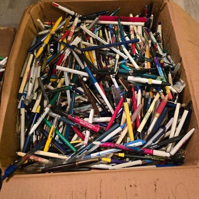 Insane pen collection - likely over 1,000 ink pens - Advertising pen collection