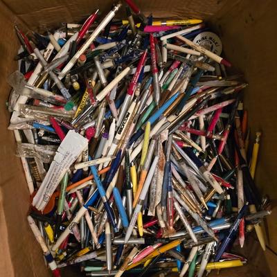 Insane pen collection - likely over 1,000 ink pens - Advertising pen collection