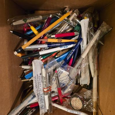 Insane pen collection - likely over 1,000 ink pens - Advertising pen collection