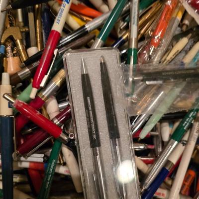 Insane pen collection - likely over 1,000 ink pens - Advertising pen collection