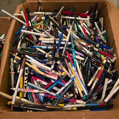 Insane pen collection - likely over 1,000 ink pens - Advertising pen collection