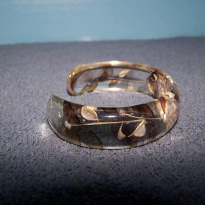 LOT 58 WONDERFUL VINTAGE 6 BANGLE BRACELETS 1 CUFF