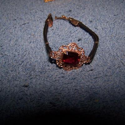 LOT 60 GRAND OLD JEWELRY