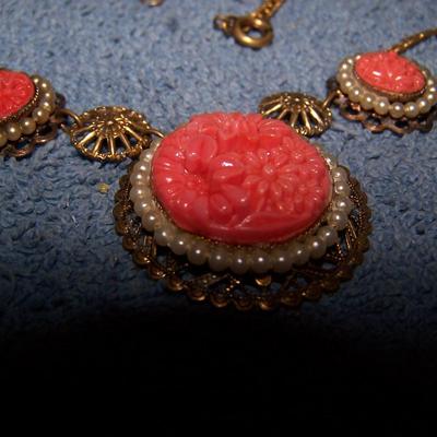 LOT 61 WONDERFUL OLD JEWELRY