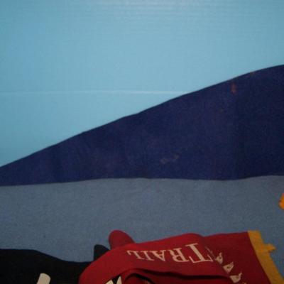 LOT 75 GREAT VINTAGE PENNANTS-WY/MOHAWK/WAUKEGAN plus