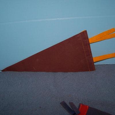 LOT 76 GREAT VINTAGE PENNANTS--NATL PARKS/WORLD'S FAIR/TX