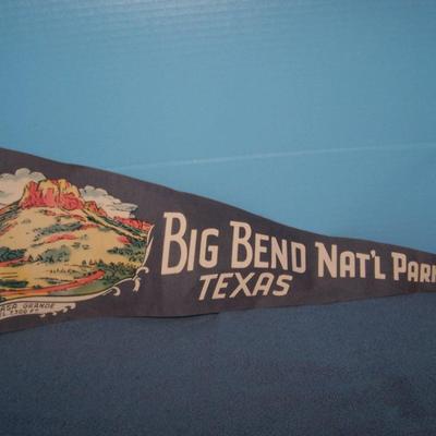LOT 76 GREAT VINTAGE PENNANTS--NATL PARKS/WORLD'S FAIR/TX