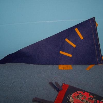 LOT 76 GREAT VINTAGE PENNANTS--NATL PARKS/WORLD'S FAIR/TX