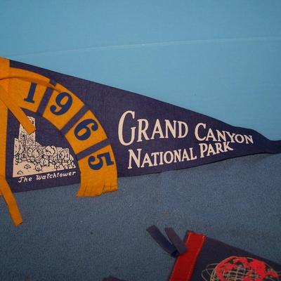 LOT 76 GREAT VINTAGE PENNANTS--NATL PARKS/WORLD'S FAIR/TX