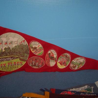 LOT 76 GREAT VINTAGE PENNANTS--NATL PARKS/WORLD'S FAIR/TX