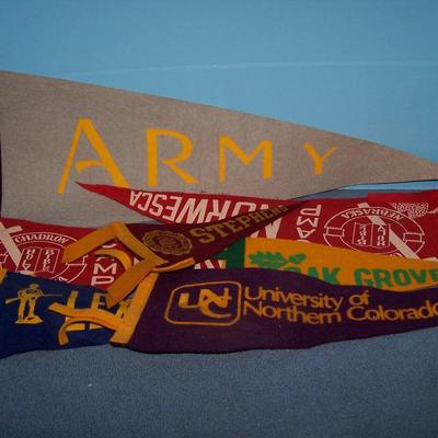 LOT 77 GREAT VINTAGE PENNANTS-SCHOOLS/PLACES