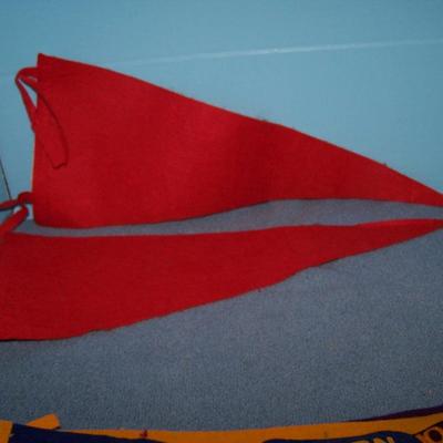 LOT 77 GREAT VINTAGE PENNANTS-SCHOOLS/PLACES