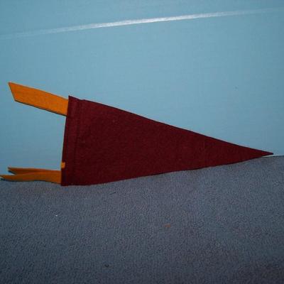 LOT 77 GREAT VINTAGE PENNANTS-SCHOOLS/PLACES