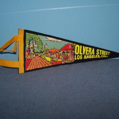 LOT 78 GREAT VINTAGE PENNANTS--CALIFORNIA HOLLYWOOD