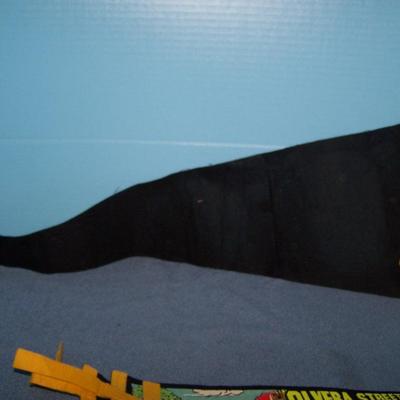 LOT 78 GREAT VINTAGE PENNANTS--CALIFORNIA HOLLYWOOD