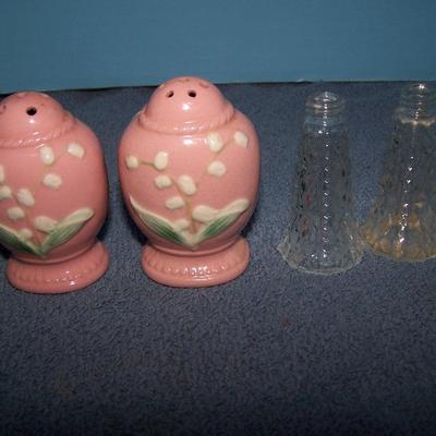 LOT 79 FAB VINTAGE SALT/PEPPER SHAKERS
