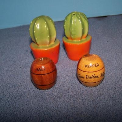 LOT 79 FAB VINTAGE SALT/PEPPER SHAKERS