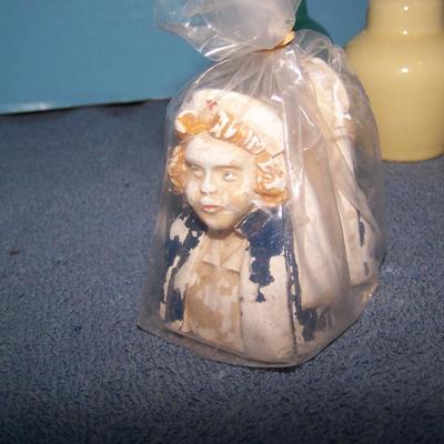 LOT 79 FAB VINTAGE SALT/PEPPER SHAKERS