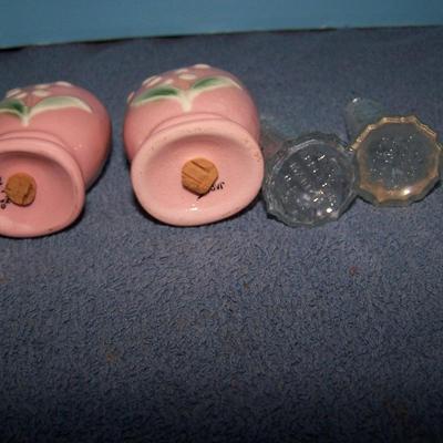 LOT 79 FAB VINTAGE SALT/PEPPER SHAKERS