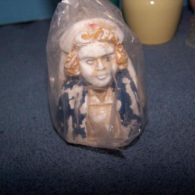 LOT 79 FAB VINTAGE SALT/PEPPER SHAKERS