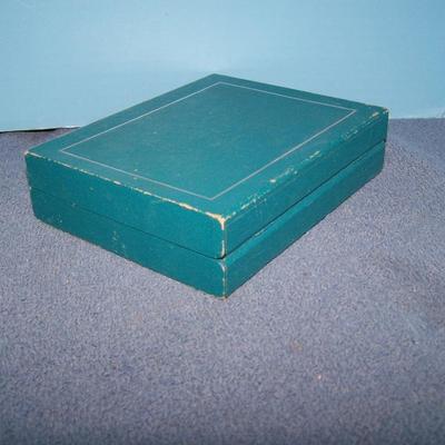 LOT 80 LOVELY VINTAGE EALES CRYSTAL SALT/PEPPER SHAKERS in BOX