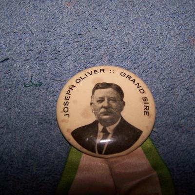 LOT 82 WONDERFUL OLD PINS/RIBBONS--VETERANS/FRATERNAL ++