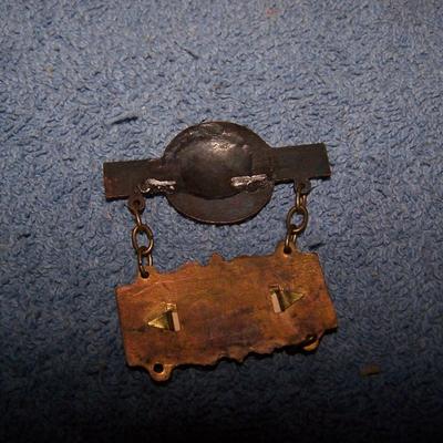 LOT 82 WONDERFUL OLD PINS/RIBBONS--VETERANS/FRATERNAL ++