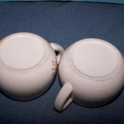 LOT 83 GREAT VINTAGE DINNERWARE