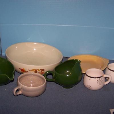 LOT 83 GREAT VINTAGE DINNERWARE