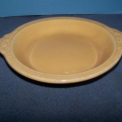 LOT 83 GREAT VINTAGE DINNERWARE