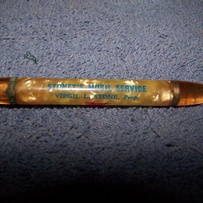 LOT 84 INTERESTING VINTAGE ADVERTISING ITEMS