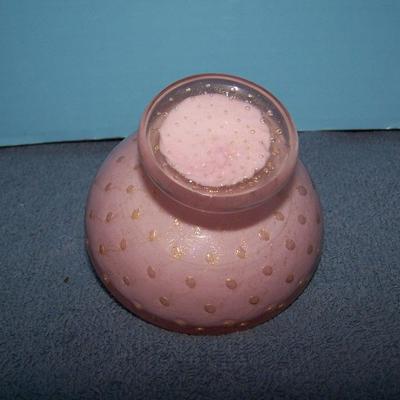 LOT 92 BEAUTIFUL VINTAGE ART GLASS