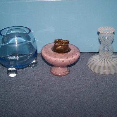 LOT 92 BEAUTIFUL VINTAGE ART GLASS