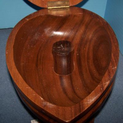 LOT 93 AMAZING VINTAGE MCM GIANT WALNUT NUT BOWL & MALLET