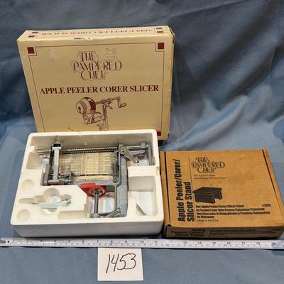 Pampered Chef Apple Lot