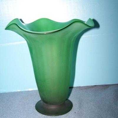 LOT 95 MORE LOVELY ART GLASS