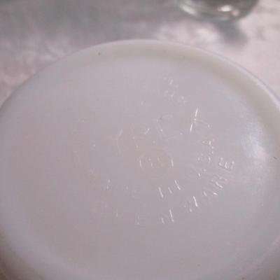 Pyrex Friendship 1-1/2 pt. mixing bowl #401