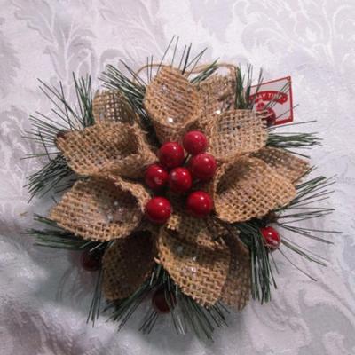 Cross-poinsettia plaque & small wreath