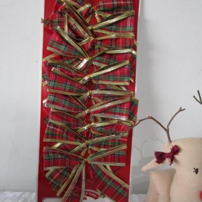New pkg 10 plaid Christmas bows, Snowman candle holder, reindeer décor