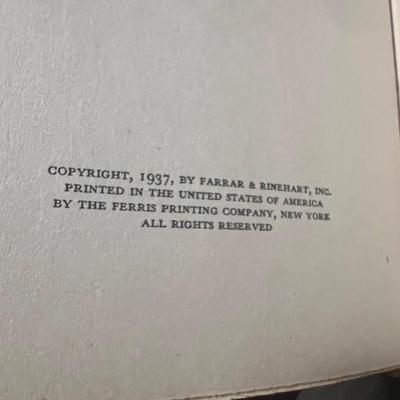 Sale Photo Thumbnail #30: Original 1937 hardcover edition of I’m Getting Married by Hungarian author Jolán Földes, translated into English by George Halasz. Published by Farrar & Rinehart, this novel captures Földes’ signature style—sharp observations, emotional depth, an