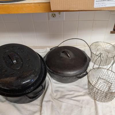 Cast iron Dutch oven 8G1 with lid, roaster frying baskets.