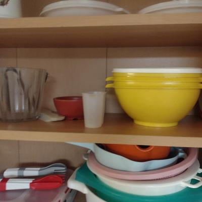Assorted Kitchen Ware