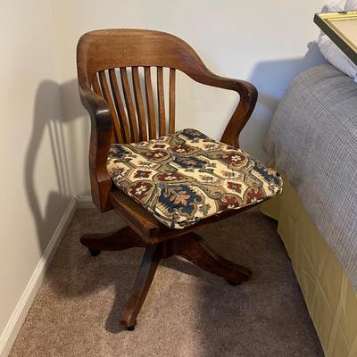 Oak Barrel Back Rolling/Swivel/Tilt Chair (G-RG)