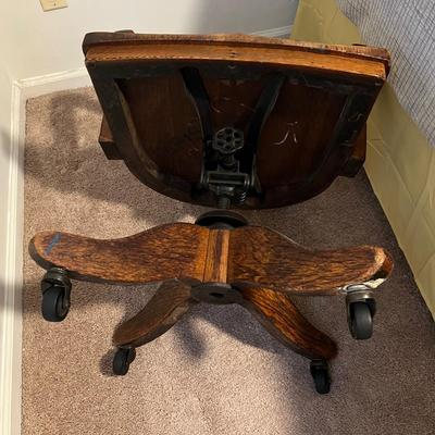 Oak Barrel Back Rolling/Swivel/Tilt Chair (G-RG)