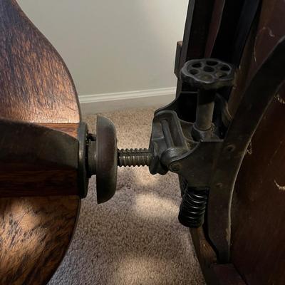 Oak Barrel Back Rolling/Swivel/Tilt Chair (G-RG)