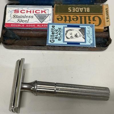 Vintage razor with blades